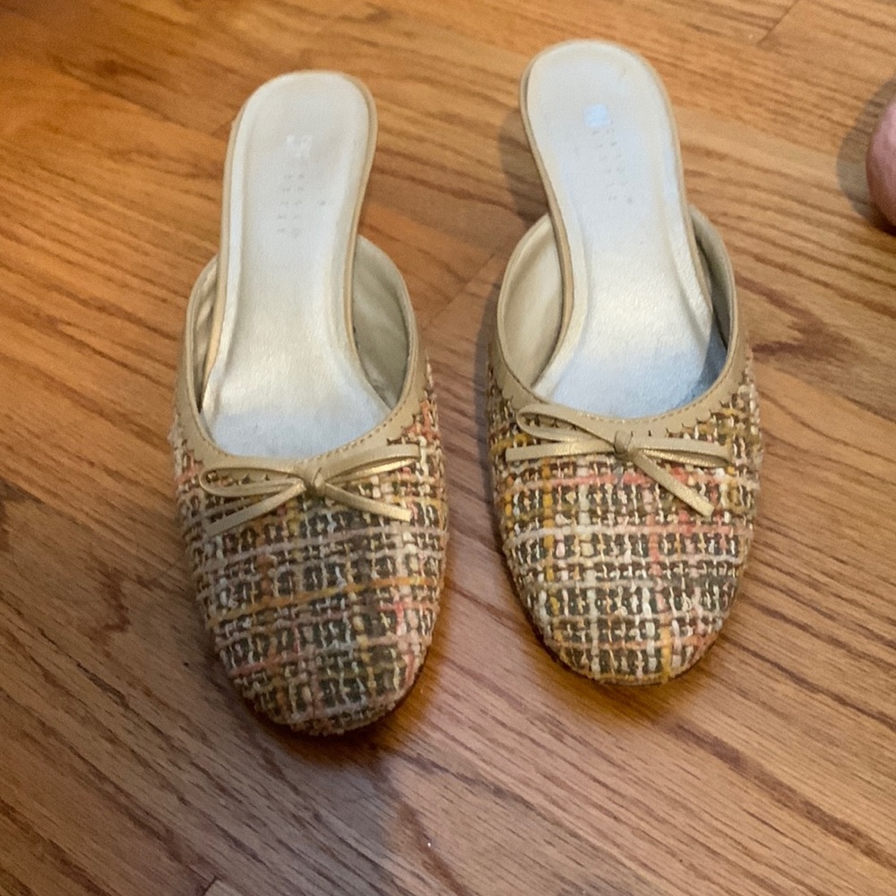 Super comfortable Carole Little mules